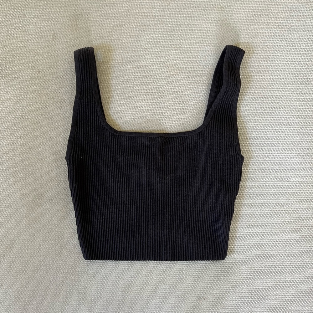 Aritzia Babaton Sculpt Crop Tank Top